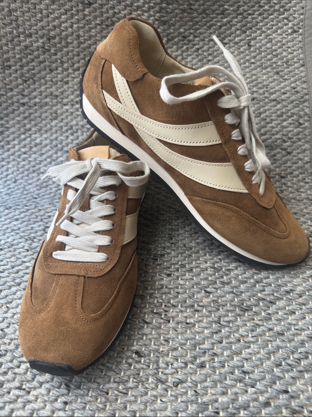 Vince Men’s Oasis Running Shoe size 9 or women 10.5.  Brown Suede White Stripe